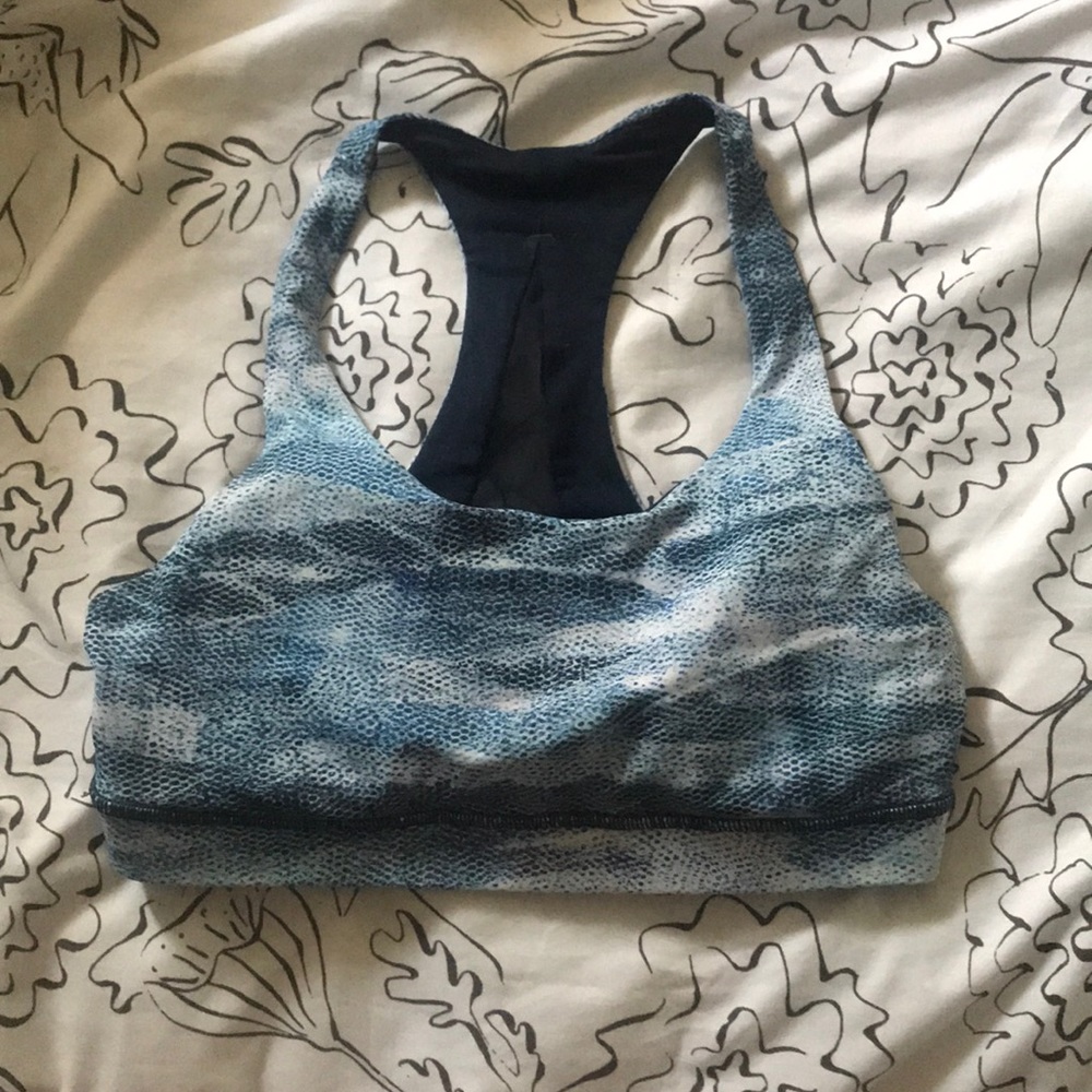 Lululemon sports bra